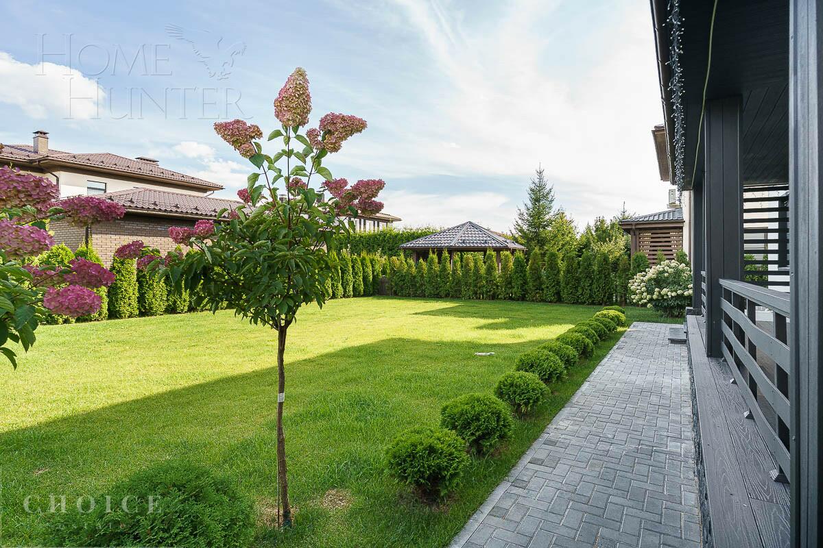 2-этажный коттедж 240 м² с отделкой