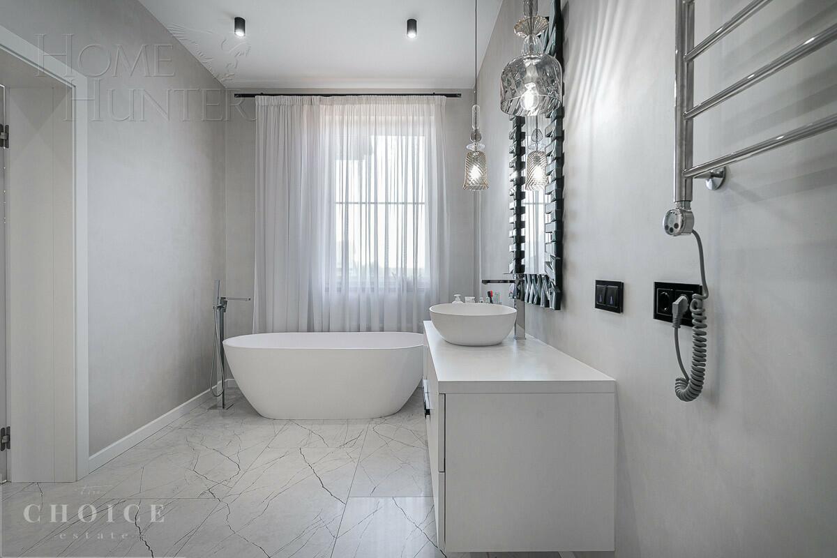 2-этажный коттедж 240 м² с отделкой