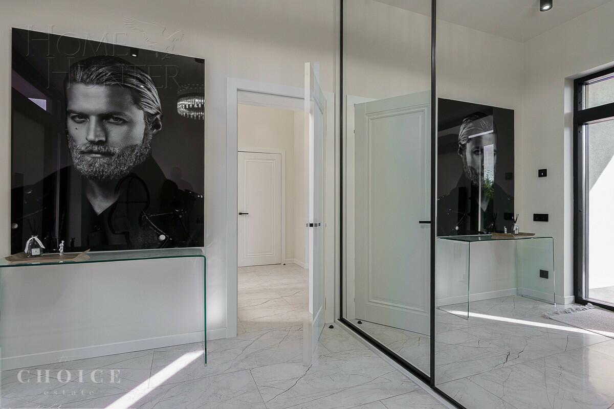 2-этажный коттедж 240 м² с отделкой