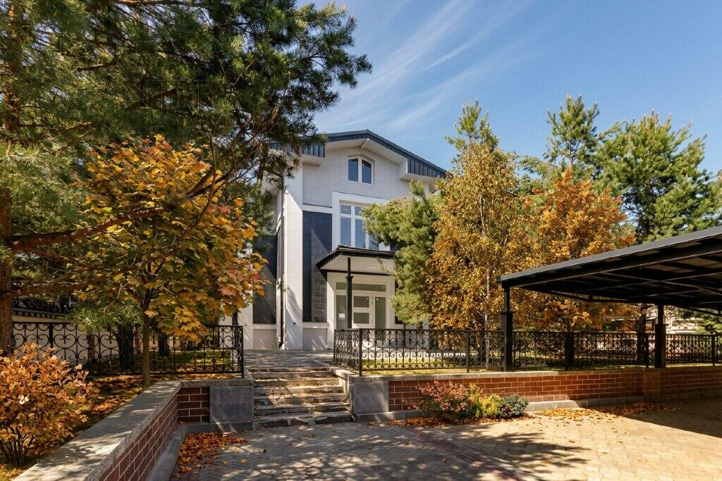 2-этажный коттедж 445.4 м² с отделкой