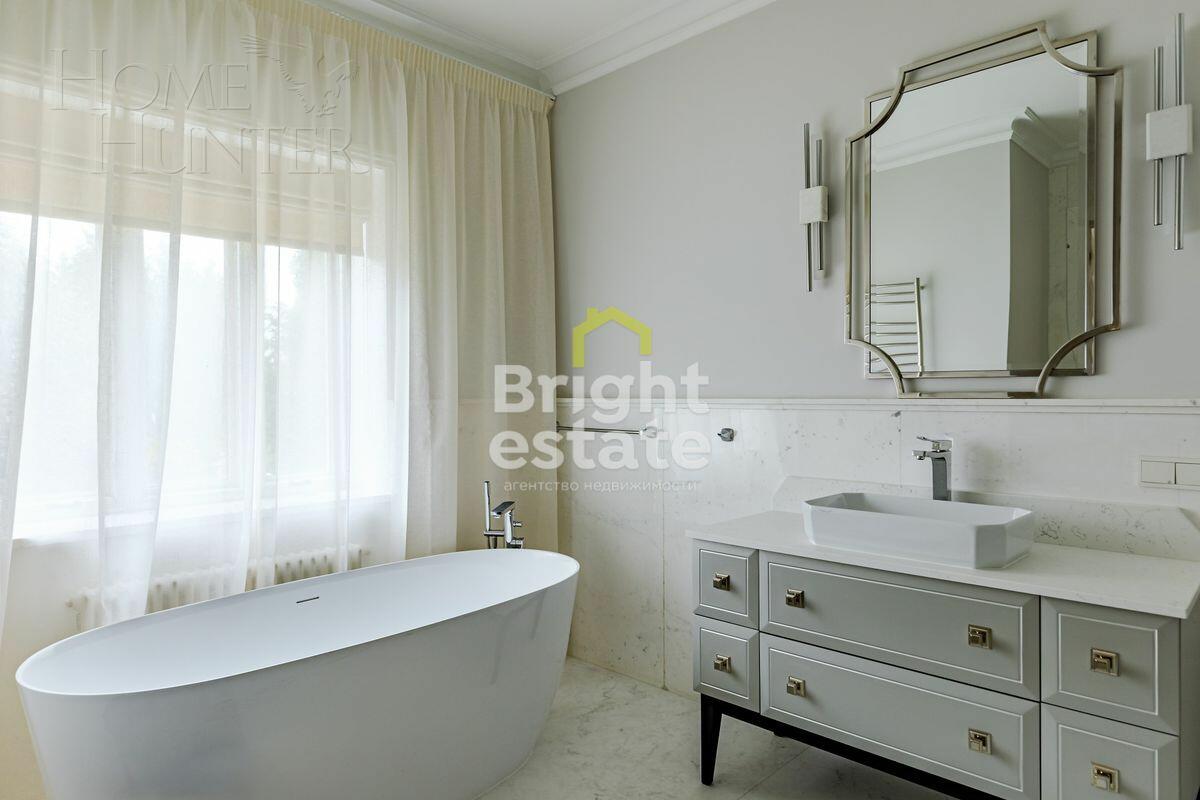 2-этажный коттедж 1 350 м² с отделкой