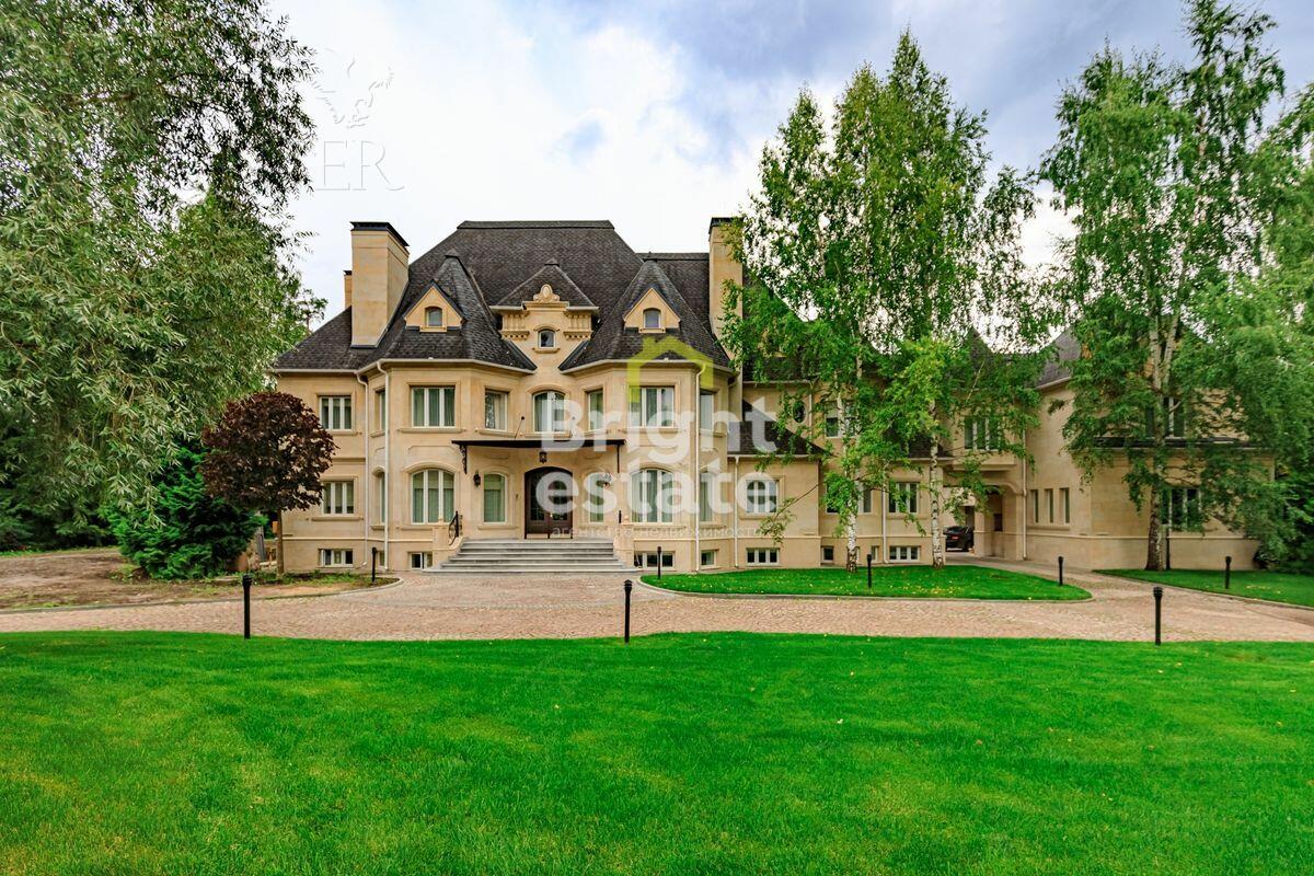 2-этажный коттедж 1 350 м² с отделкой