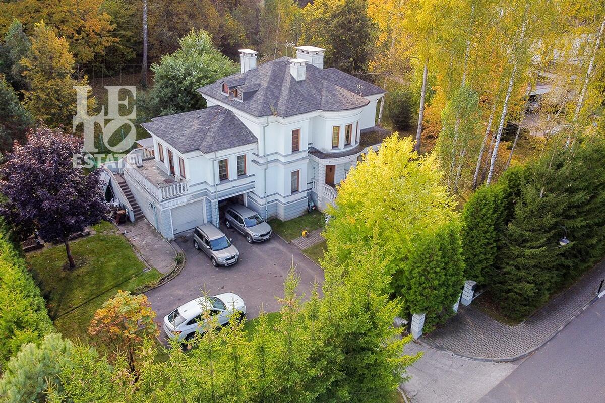 КОТТЕДЖ 364.5 м² с отделкой
