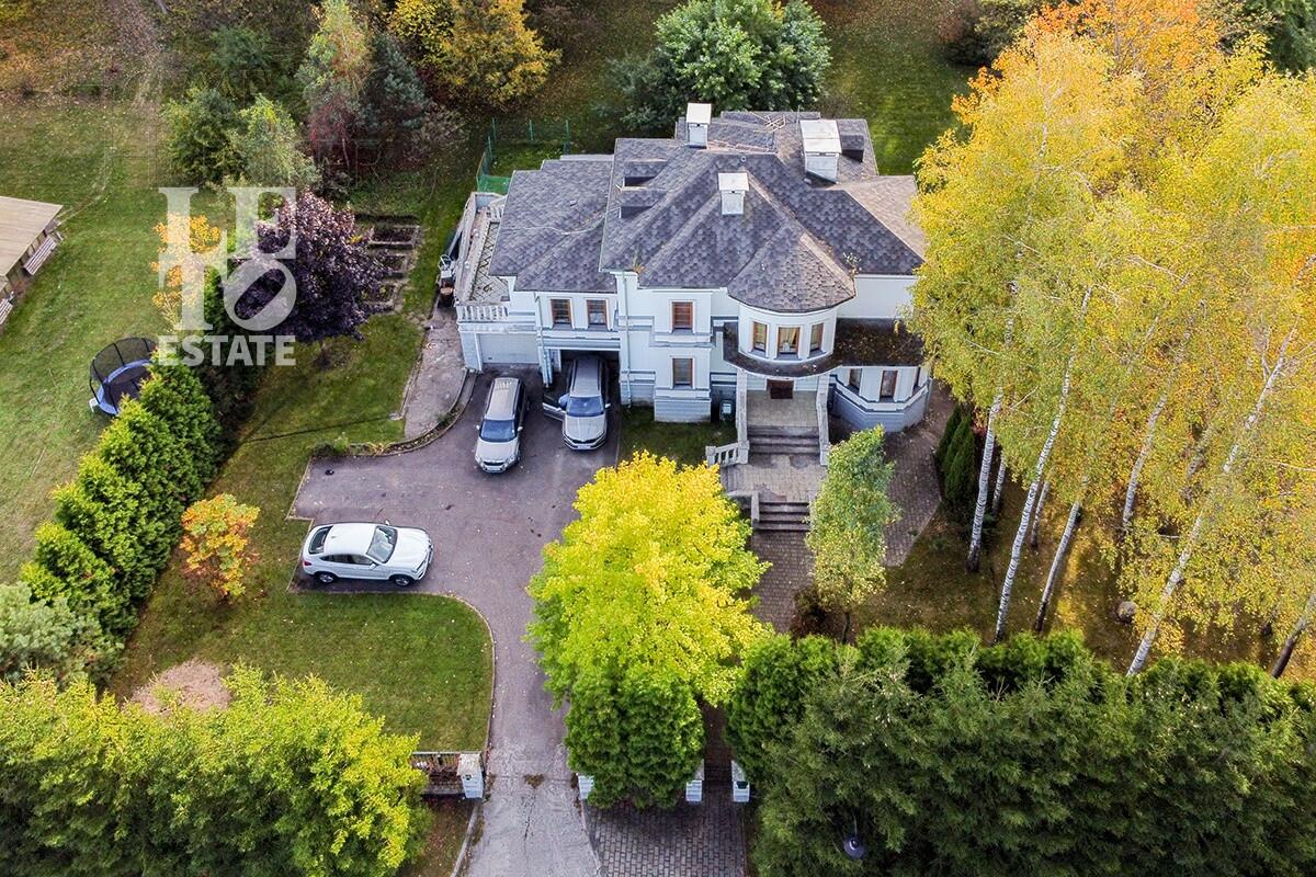 КОТТЕДЖ 364.5 м² с отделкой