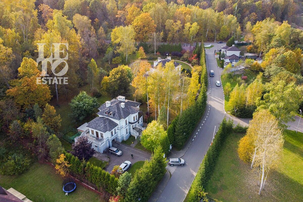 КОТТЕДЖ 364.5 м² с отделкой