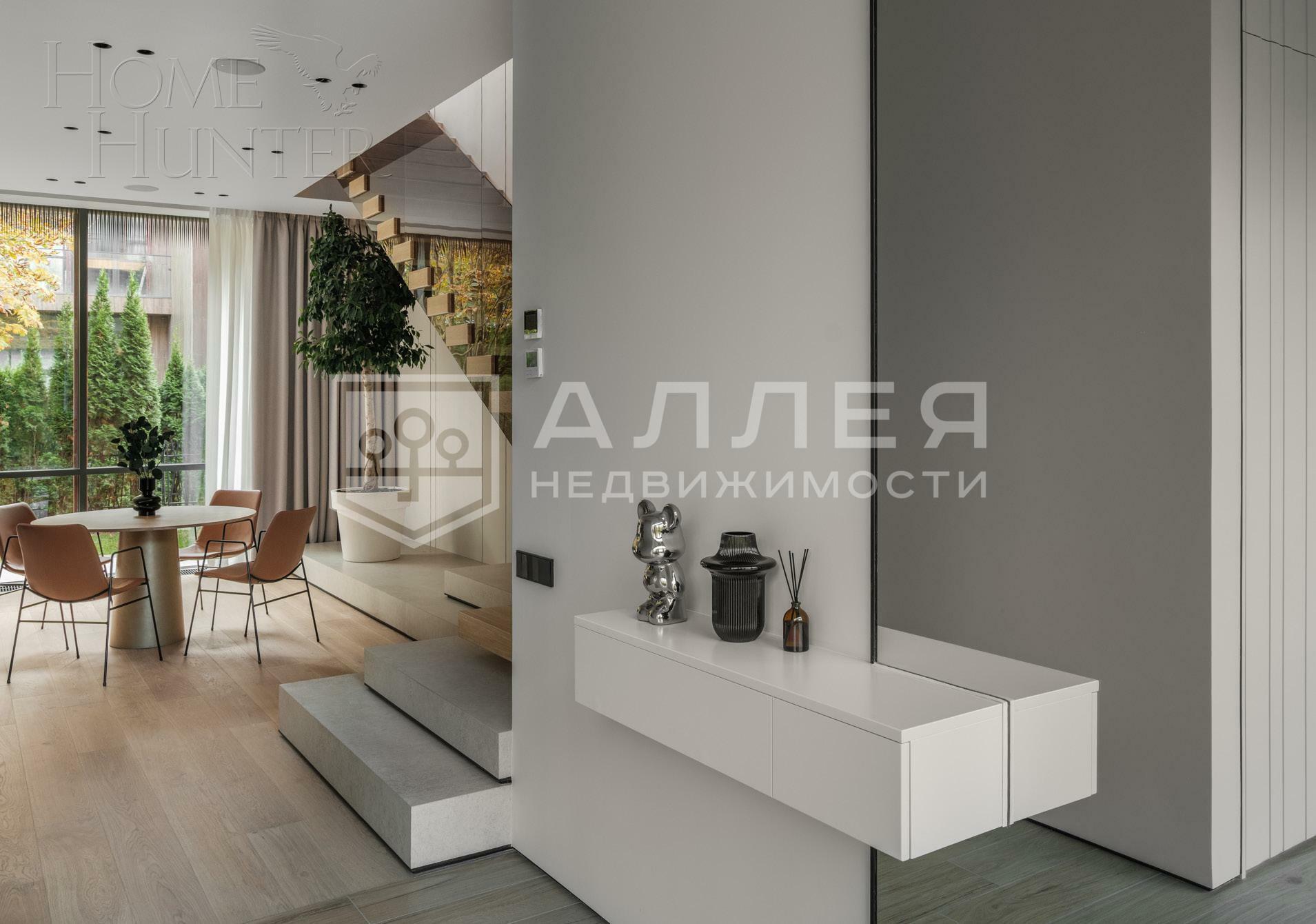 3-этажный таунхаус 250 м² с отделкой