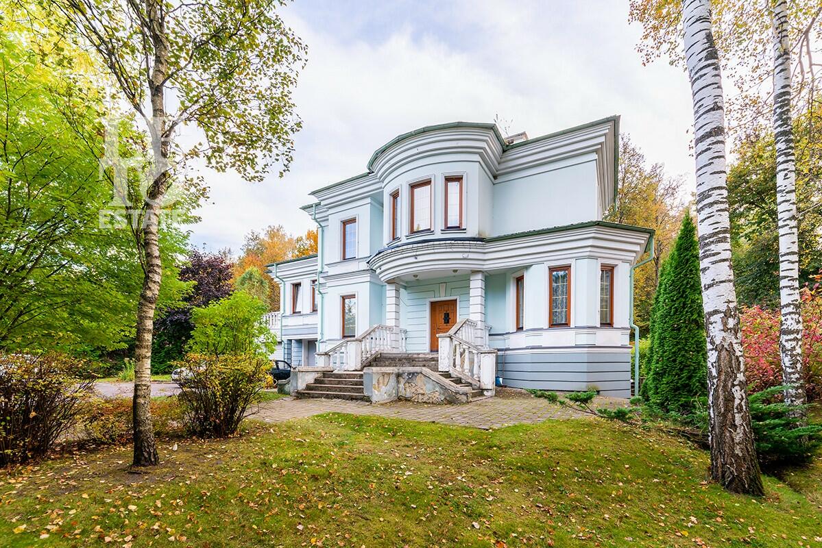 КОТТЕДЖ 364.5 м² с отделкой