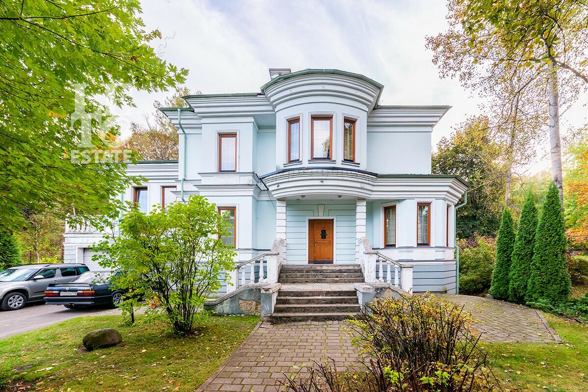 КОТТЕДЖ 364.5 м² с отделкой