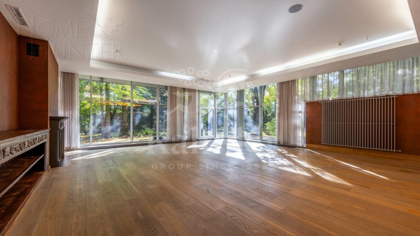 3-этажный коттедж 1 500 м² с отделкой