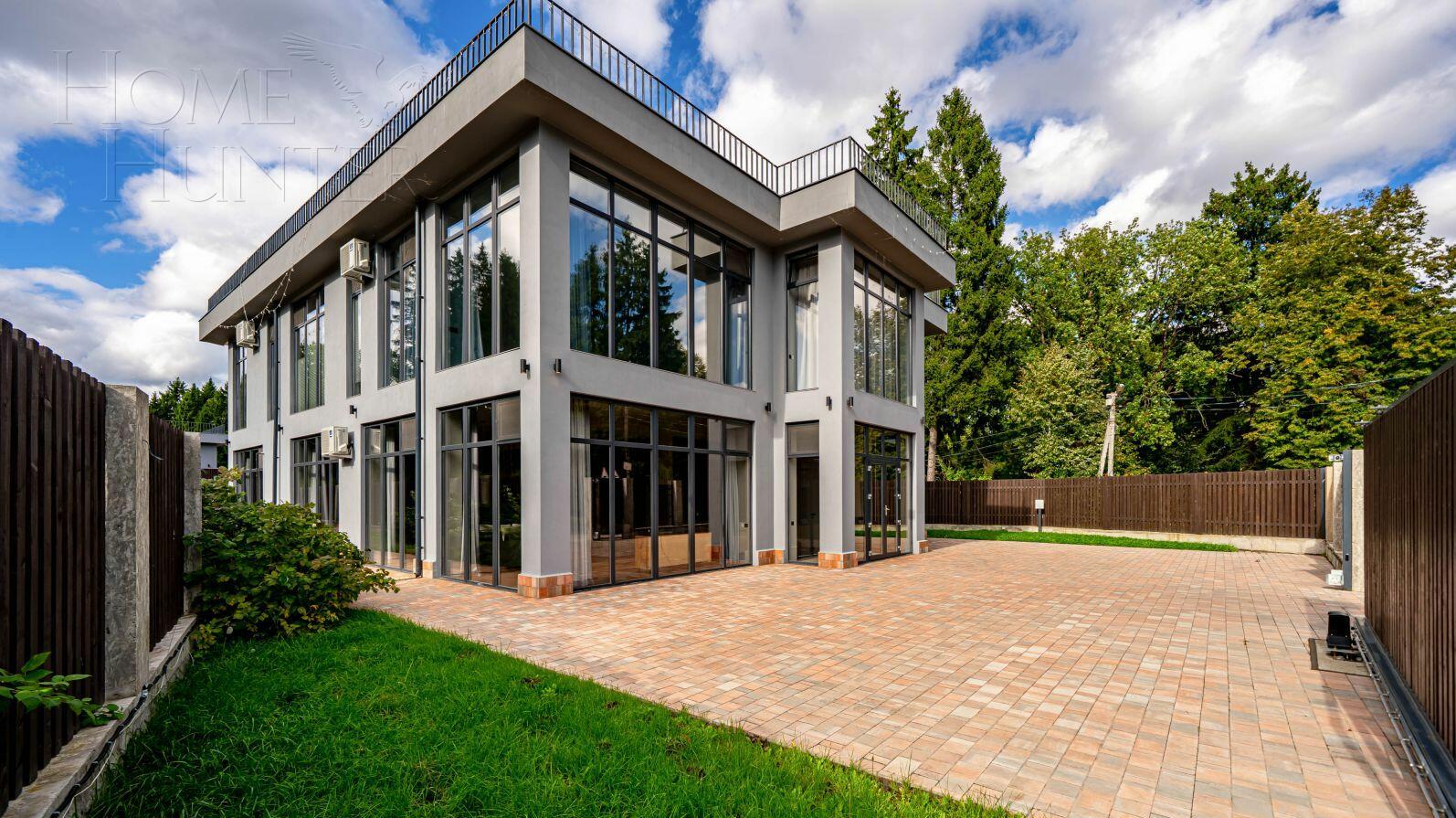 2-этажный коттедж 545 м² с отделкой