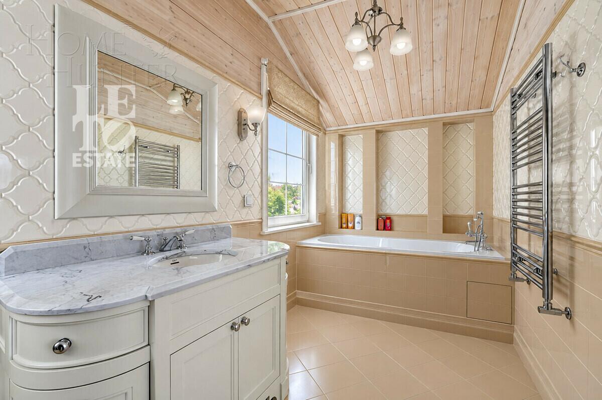 1-этажный коттедж 2 478.3 м² с отделкой