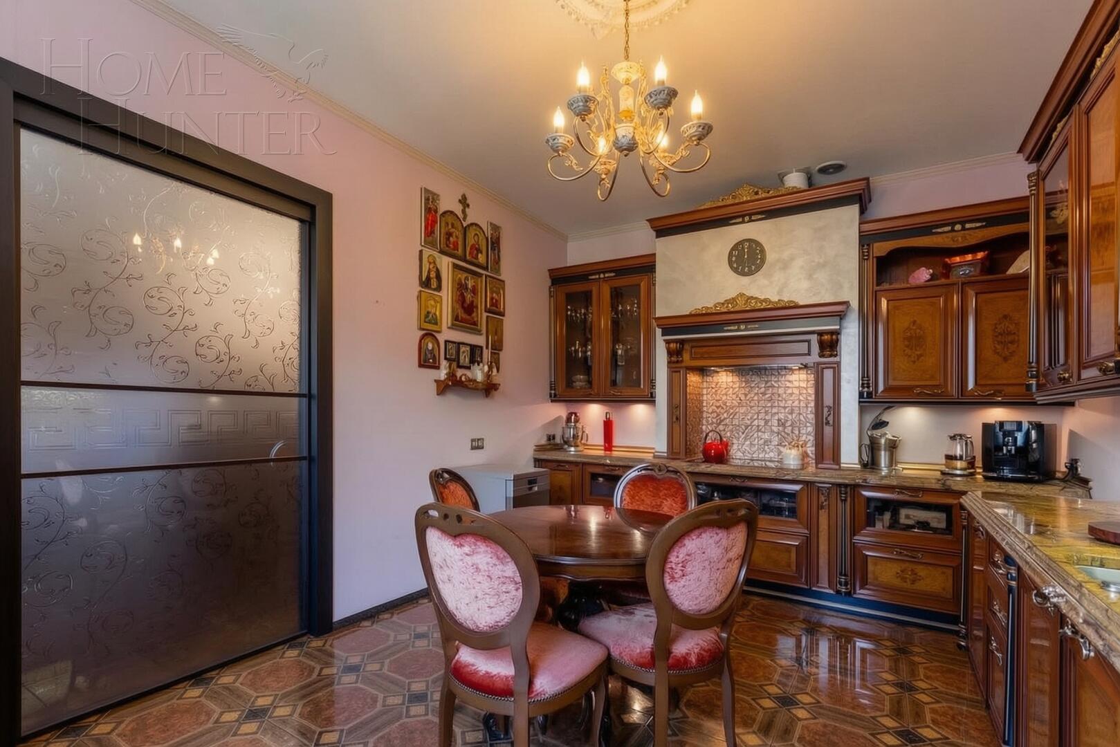 4-КОМН. КВАРТИРА С ОТДЕЛКОЙ 146 М² НА 3 ЭТАЖЕ