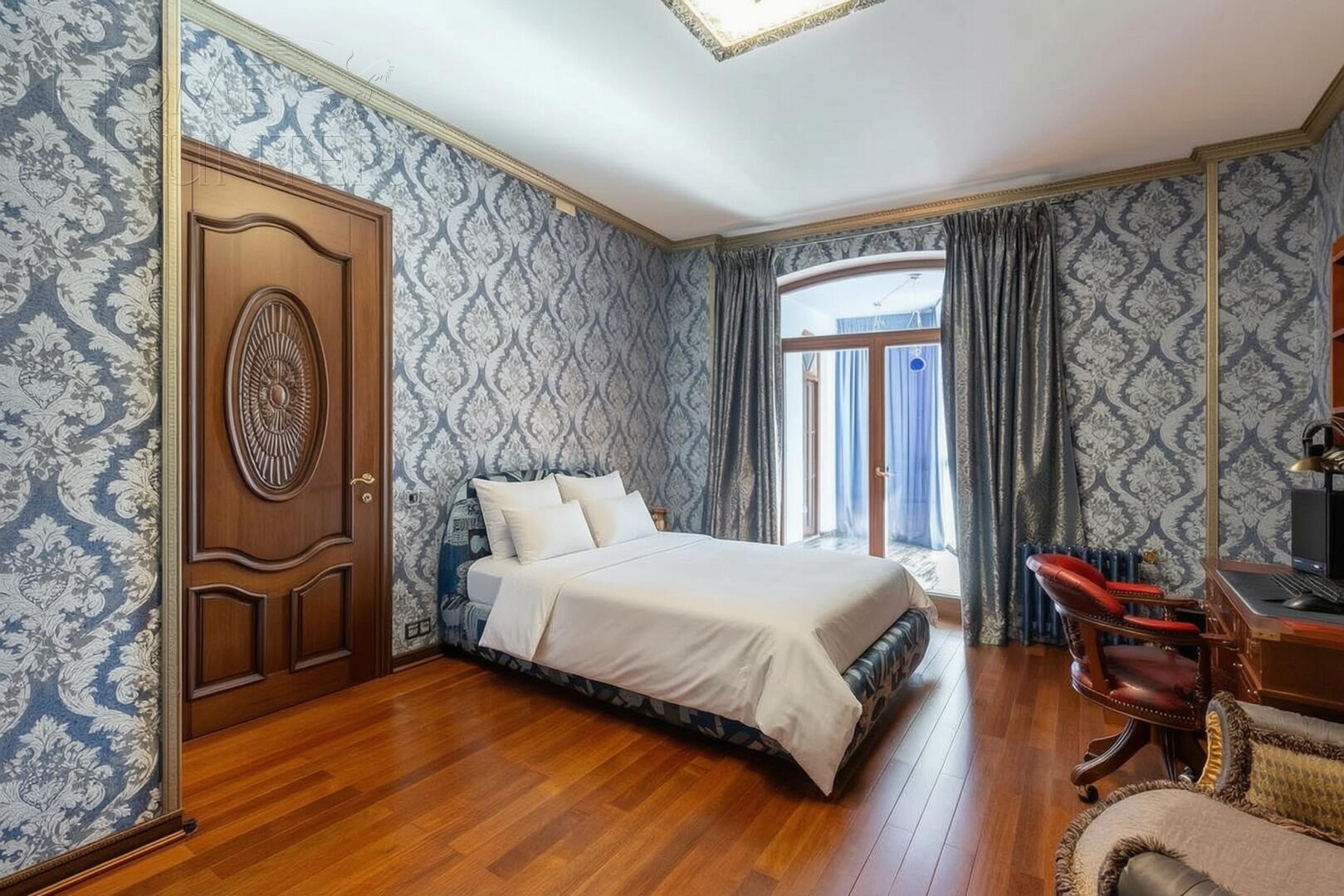 4-КОМН. КВАРТИРА С ОТДЕЛКОЙ 146 М² НА 3 ЭТАЖЕ