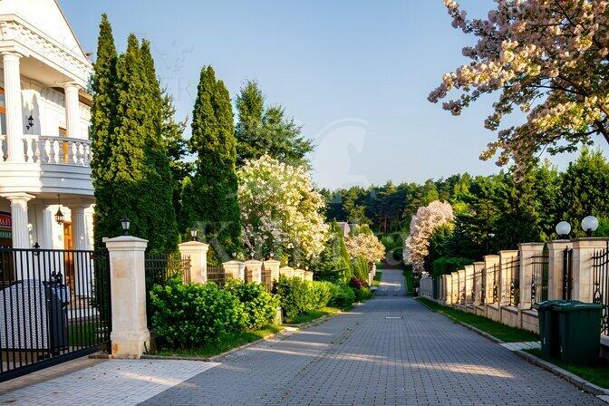 2-этажный коттедж 1 150 м² без отделки