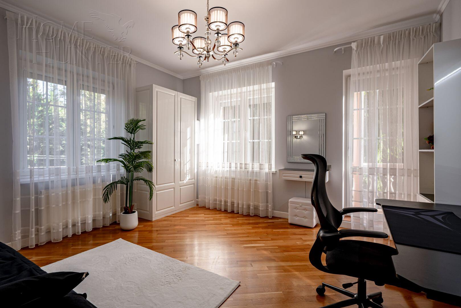 3-этажный коттедж 610 м² с отделкой