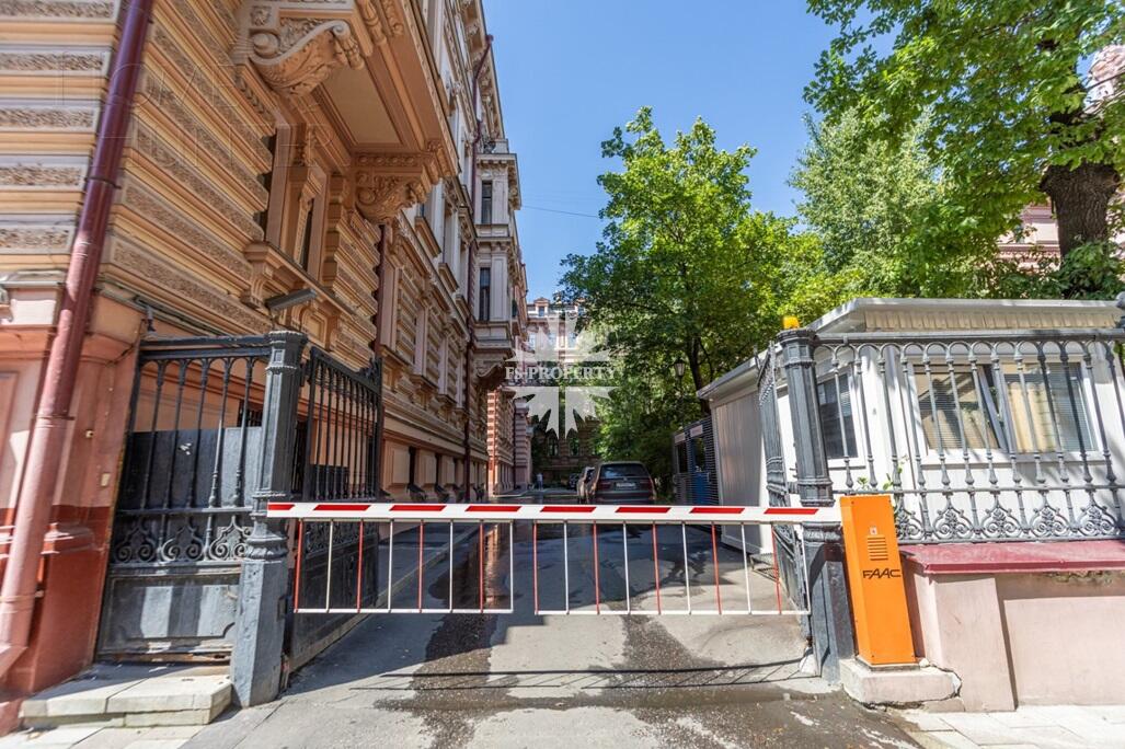 4-КОМН. КВАРТИРА С ОТДЕЛКОЙ 242 М² НА 2 ЭТАЖЕ