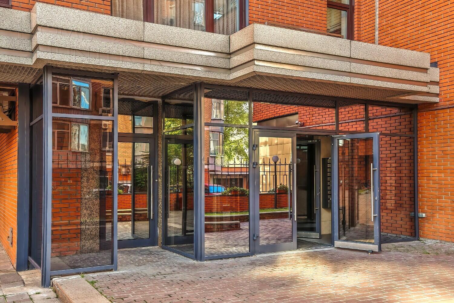 3-КОМН. КВАРТИРА С ОТДЕЛКОЙ 125.8 М² НА 3 ЭТАЖЕ