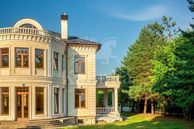 2-этажный коттедж 1 150 м² без отделки