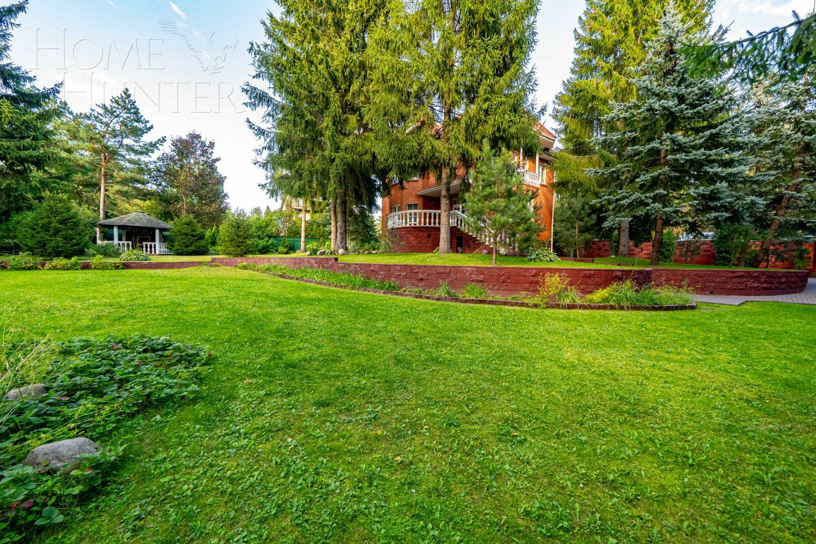 3-этажный коттедж 610 м² с отделкой