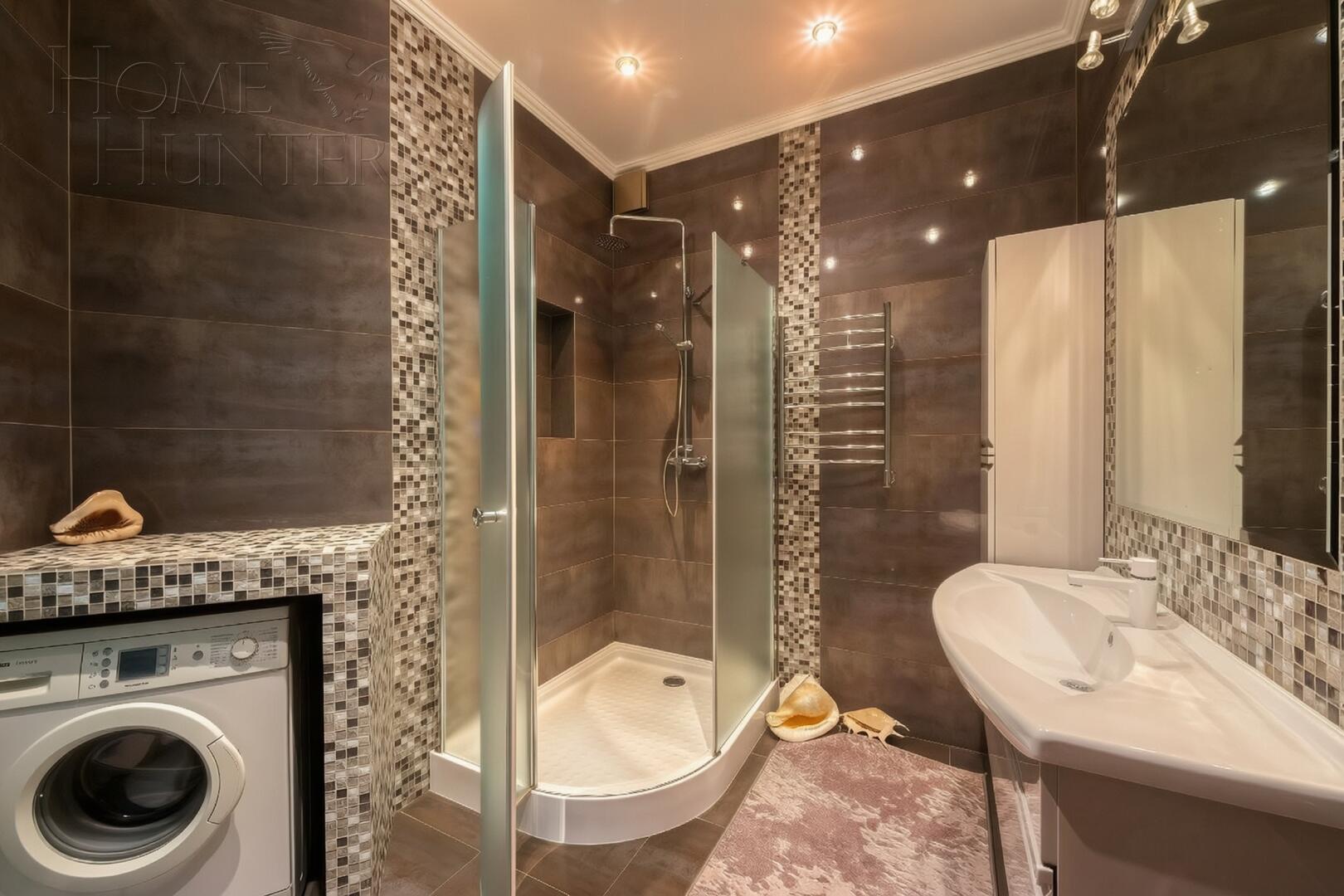 3-КОМН. КВАРТИРА С ОТДЕЛКОЙ 125.8 М² НА 3 ЭТАЖЕ