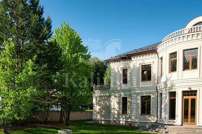 2-этажный коттедж 1 150 м² без отделки