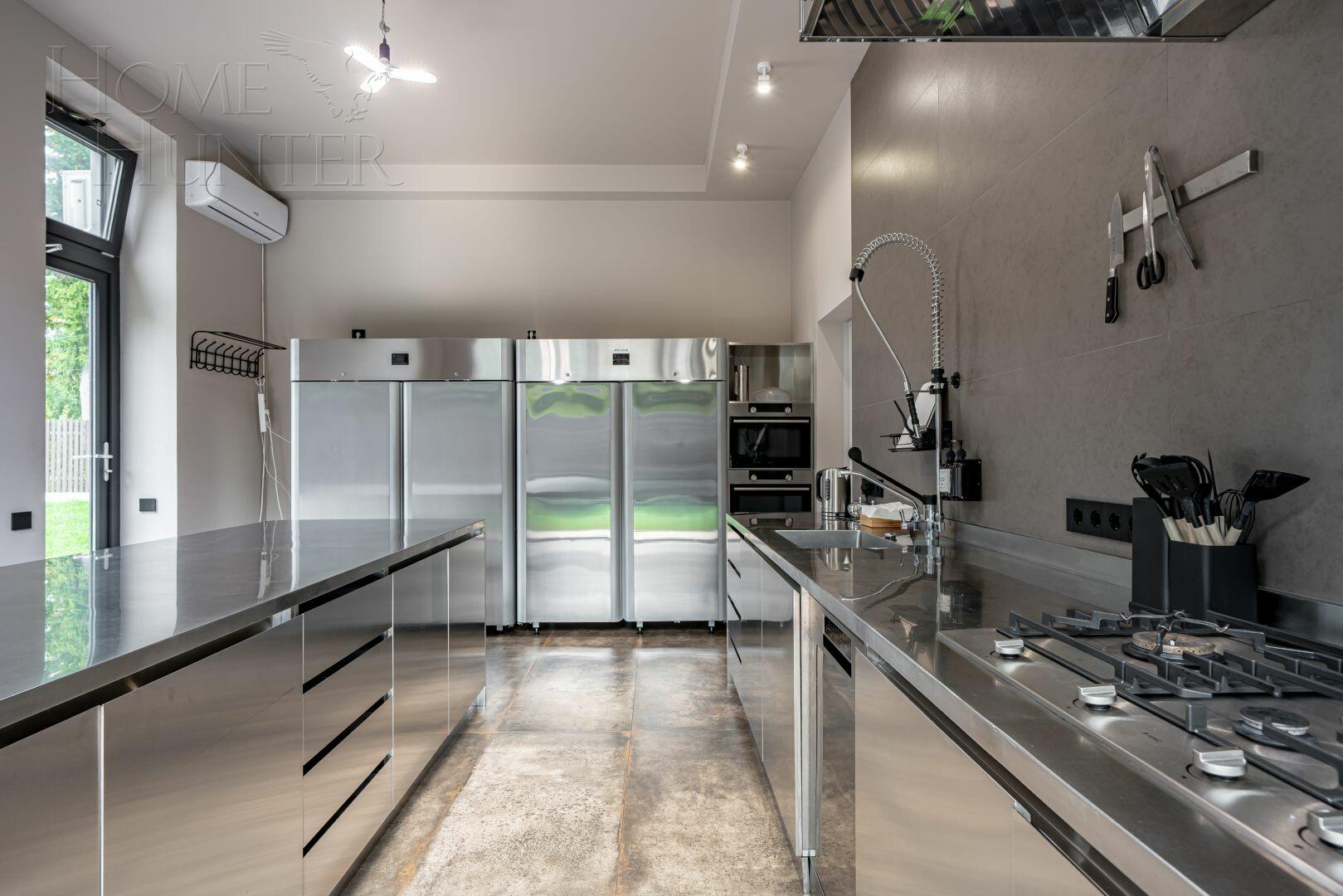 2-этажный коттедж 545 м² с отделкой