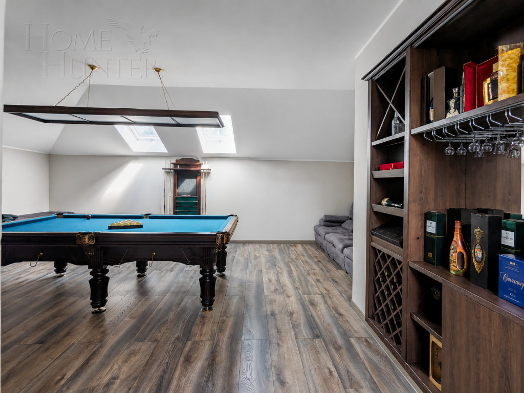 3-этажный коттедж 560 м² с отделкой