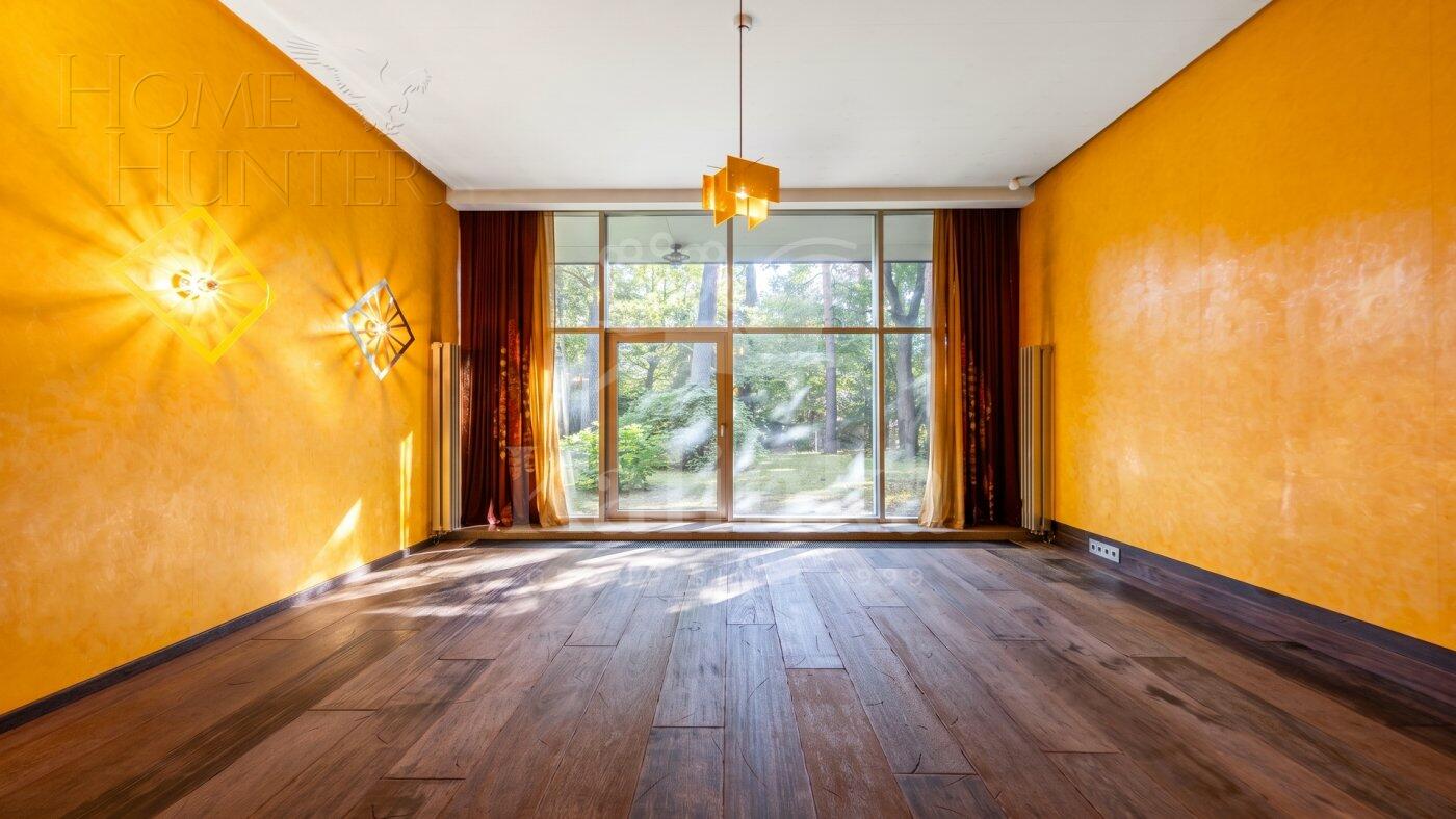 3-этажный коттедж 1 500 м² с отделкой