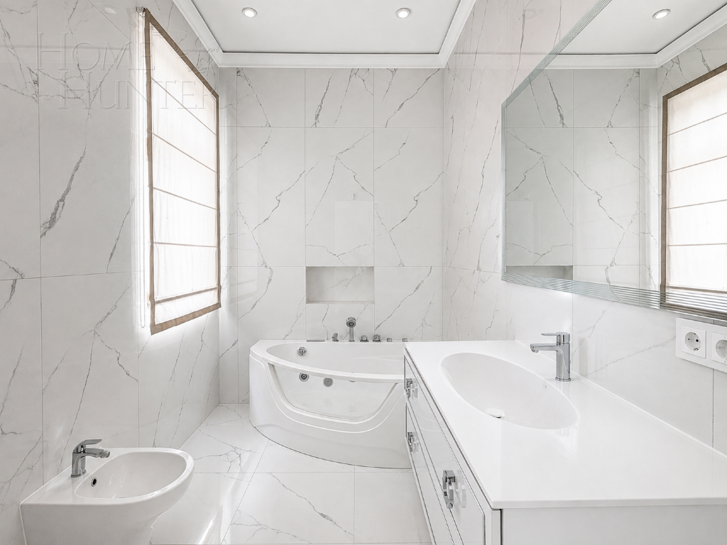 3-этажный коттедж 560 м² с отделкой