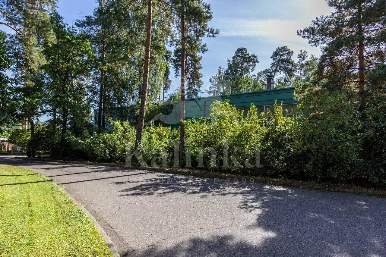 3-этажный коттедж 1 500 м² с отделкой