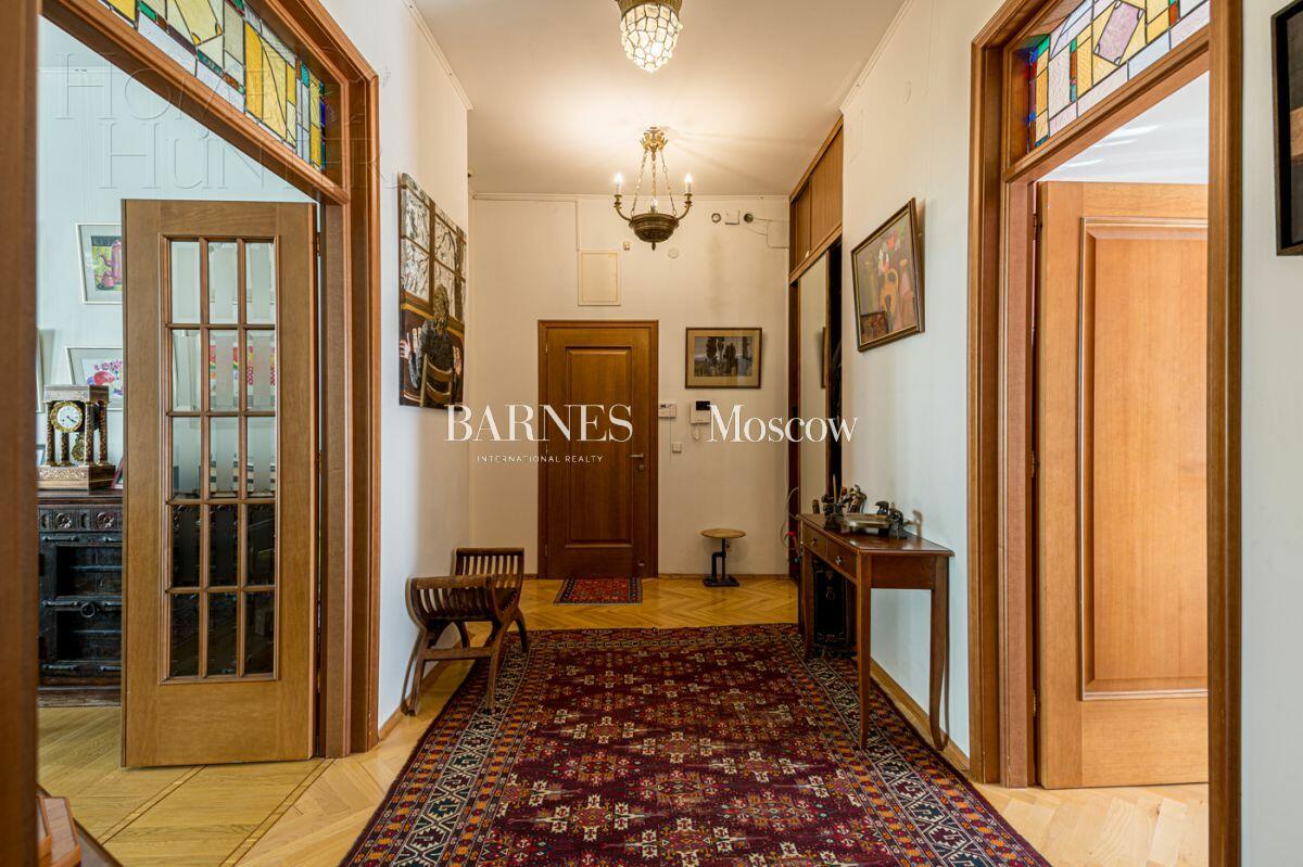 4-КОМН. КВАРТИРА С ОТДЕЛКОЙ 147.2 М² НА 3 ЭТАЖЕ