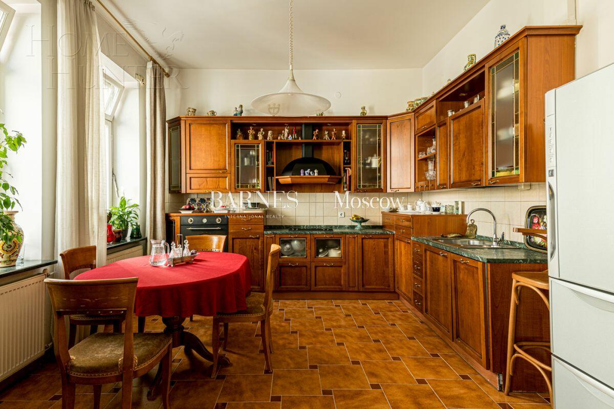 4-КОМН. КВАРТИРА С ОТДЕЛКОЙ 147.2 М² НА 3 ЭТАЖЕ