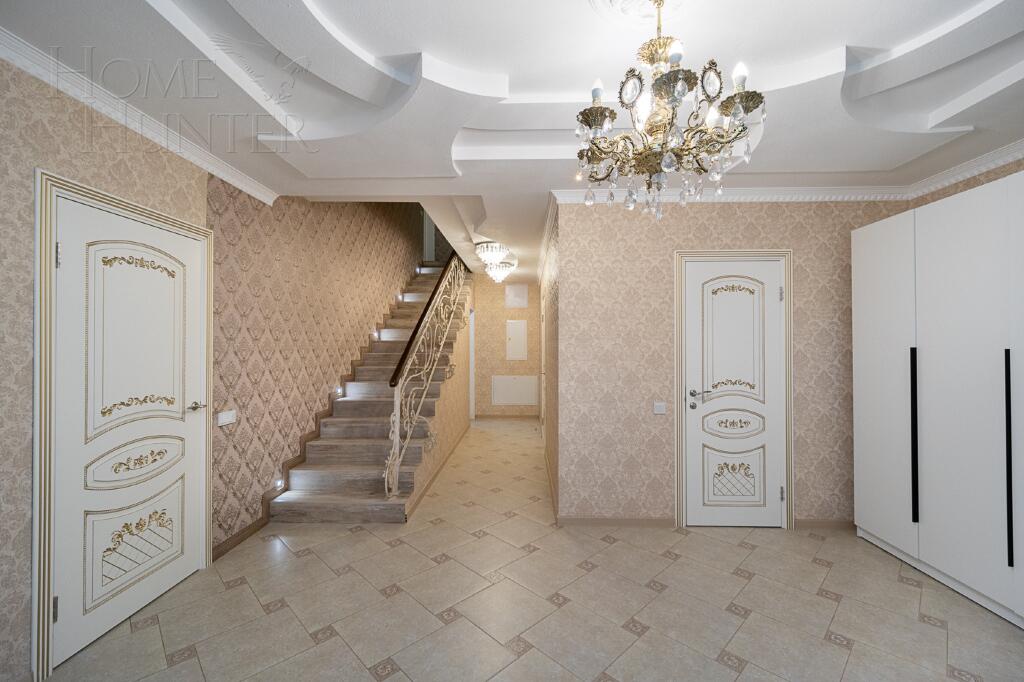 2-этажный таунхаус 335 м² с отделкой