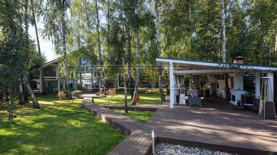 2-этажный коттедж 290 м² с отделкой