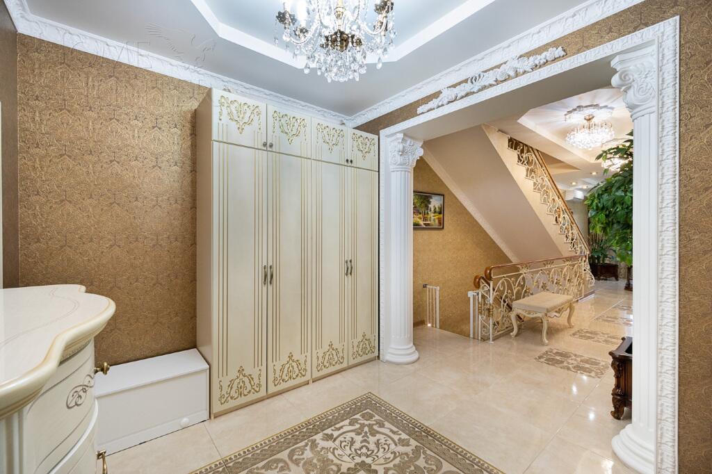 3-этажный таунхаус 465 м² с отделкой