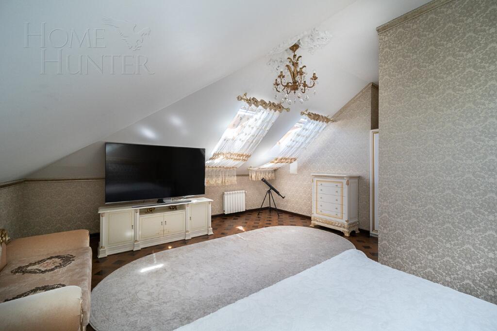 3-этажный таунхаус 465 м² с отделкой