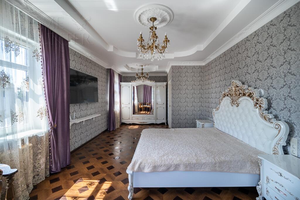 3-этажный таунхаус 465 м² с отделкой