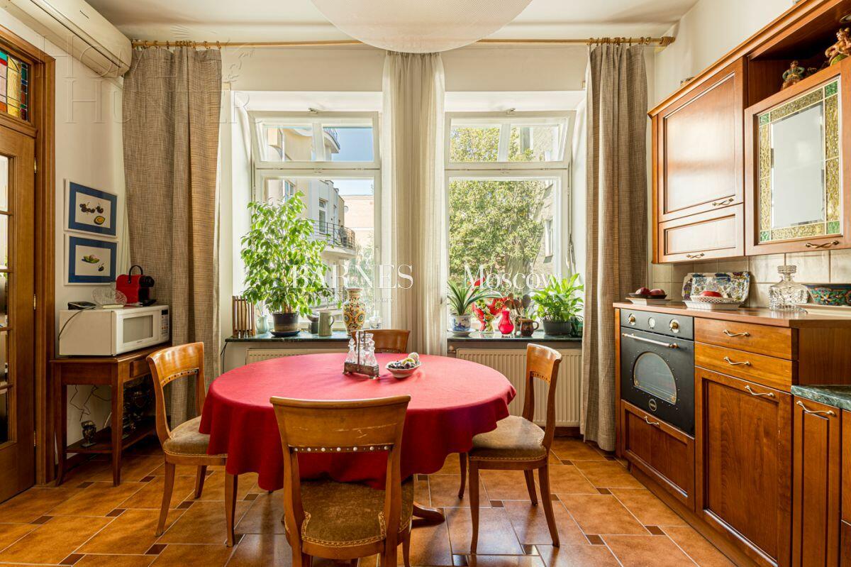 4-КОМН. КВАРТИРА С ОТДЕЛКОЙ 147.2 М² НА 3 ЭТАЖЕ