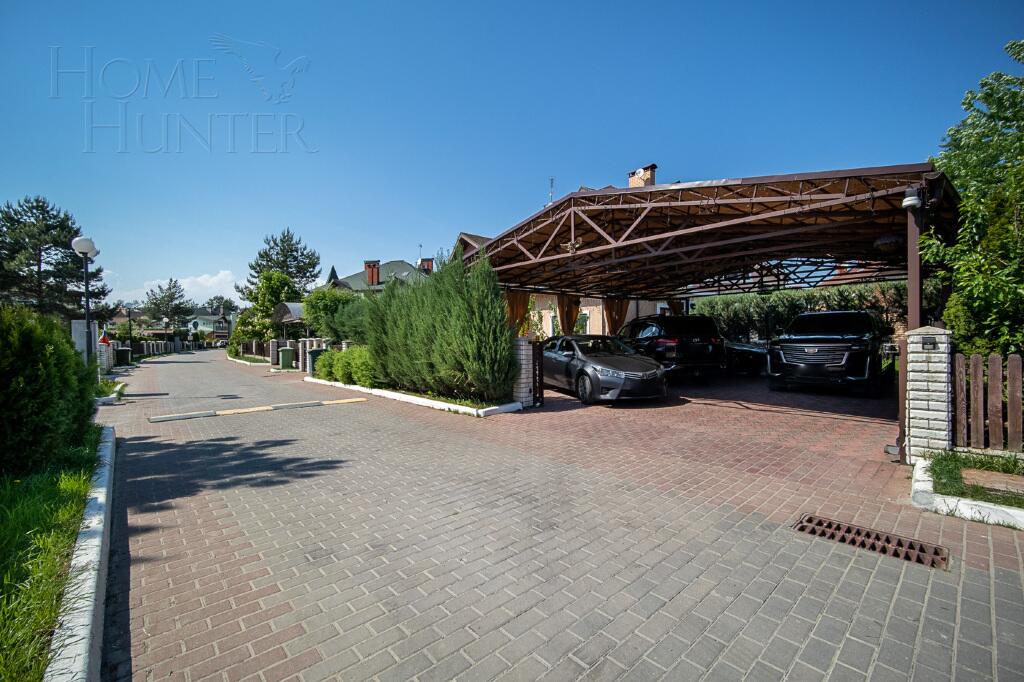 3-этажный таунхаус 465 м² с отделкой
