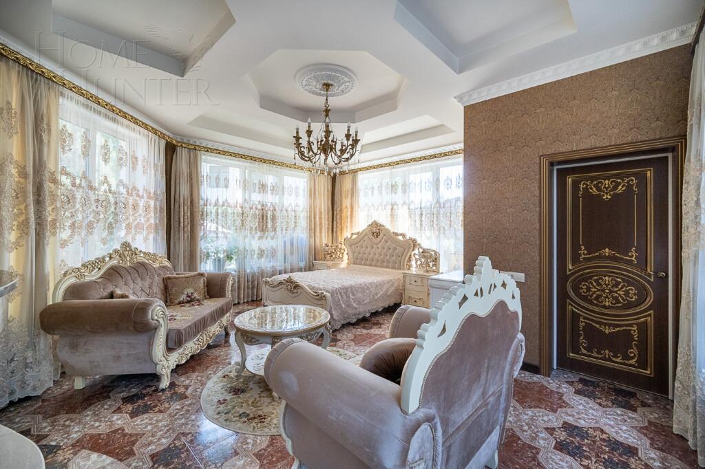 3-этажный таунхаус 465 м² с отделкой