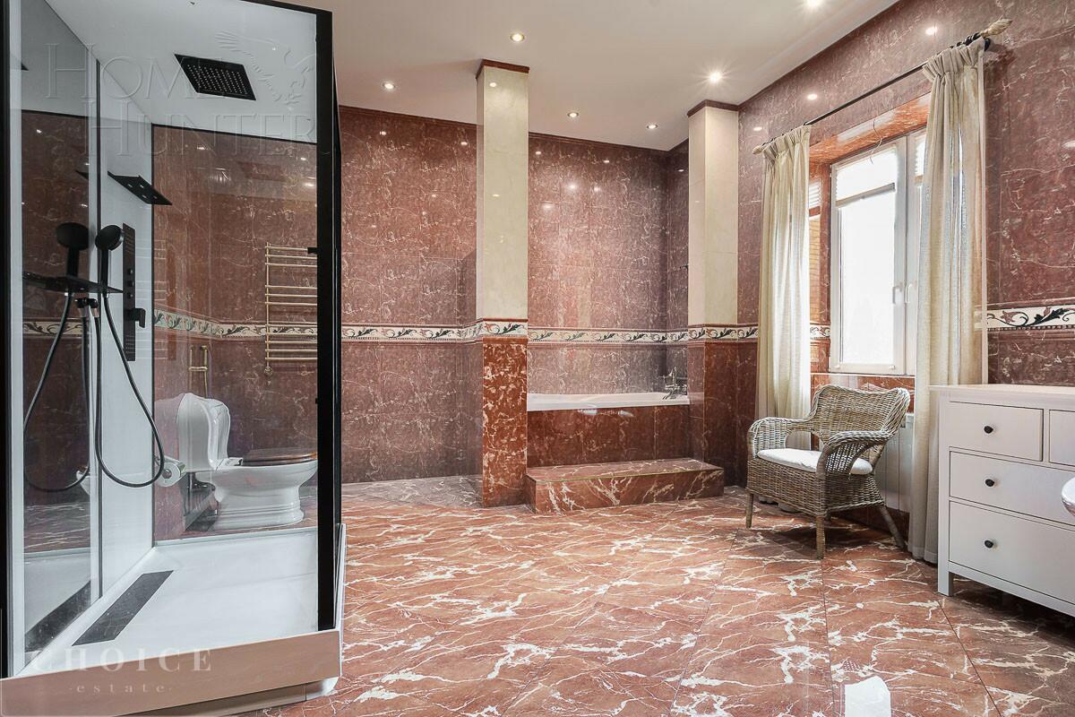 3-этажный коттедж 1 200 м² с отделкой