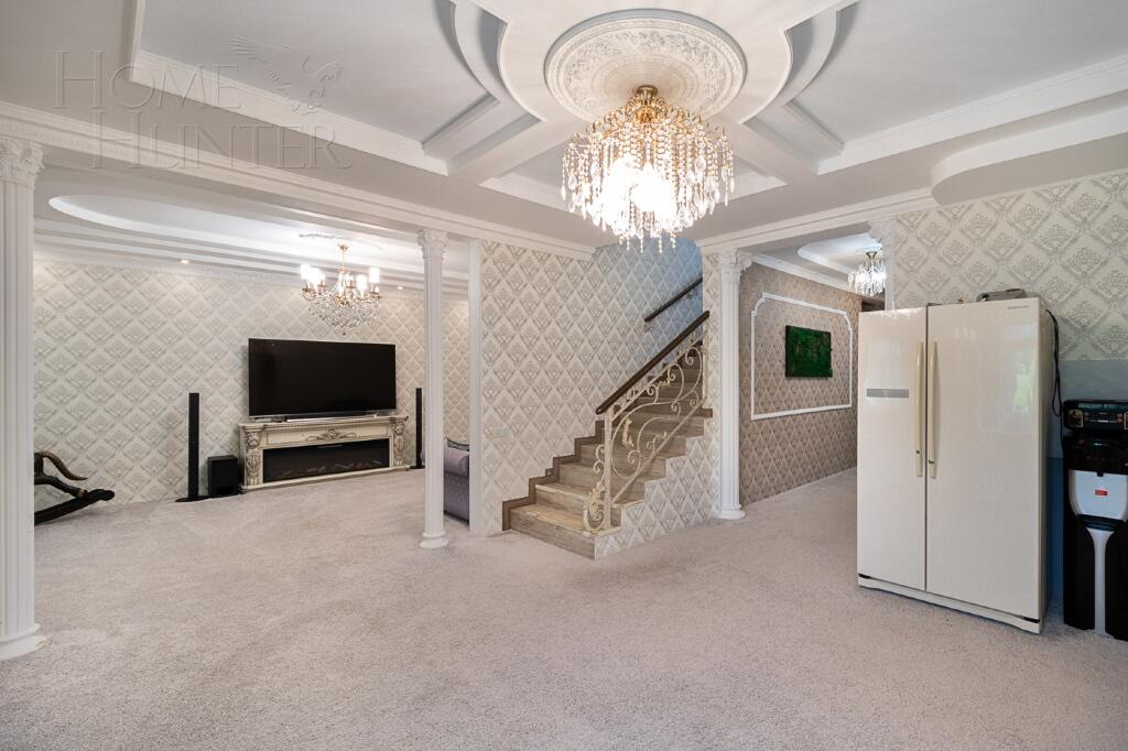 2-этажный таунхаус 335 м² с отделкой