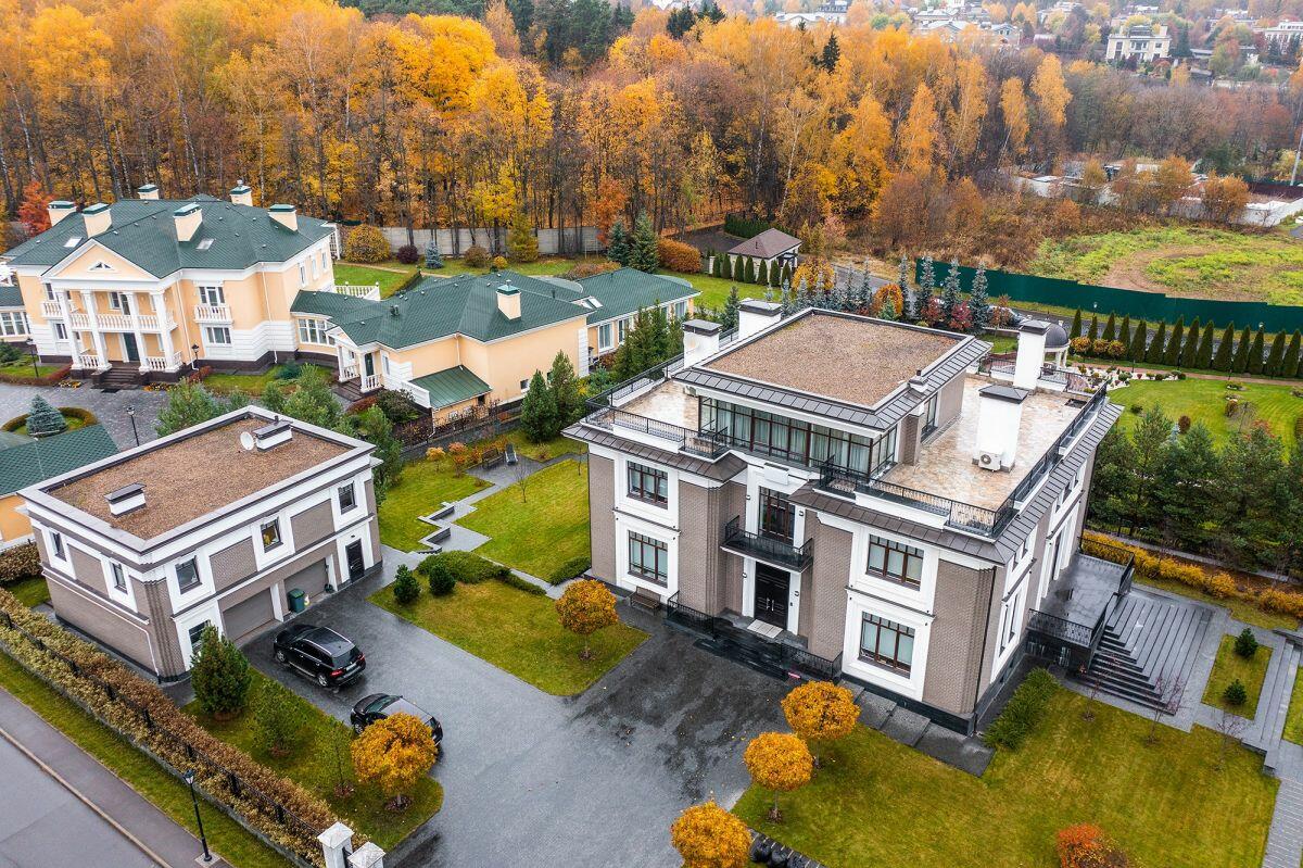 2-этажный коттедж 985 м² с отделкой