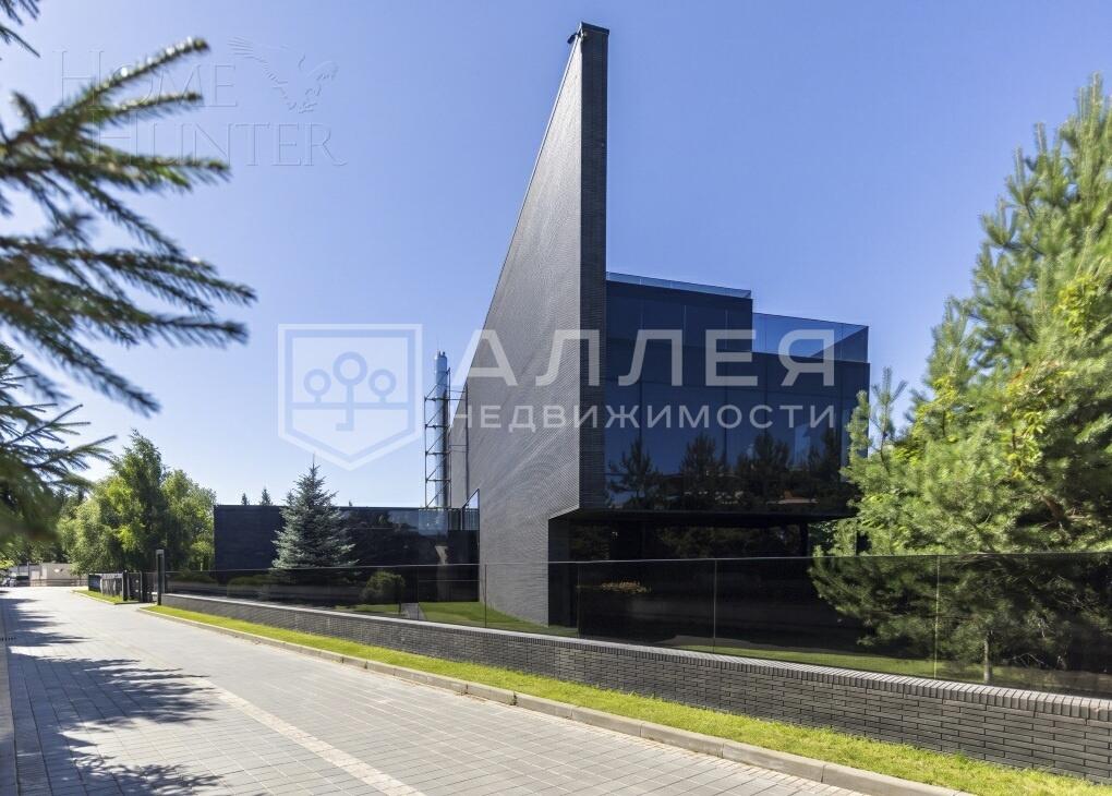 3-этажный коттедж 2 300 м² с отделкой