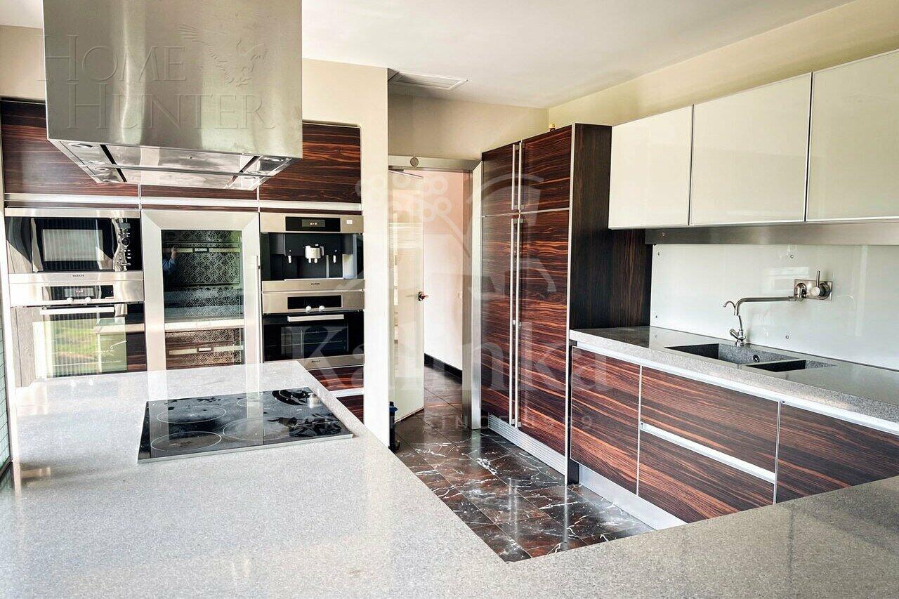 4-КОМН. КВАРТИРА С ОТДЕЛКОЙ 210.6 М² НА 2 ЭТАЖЕ