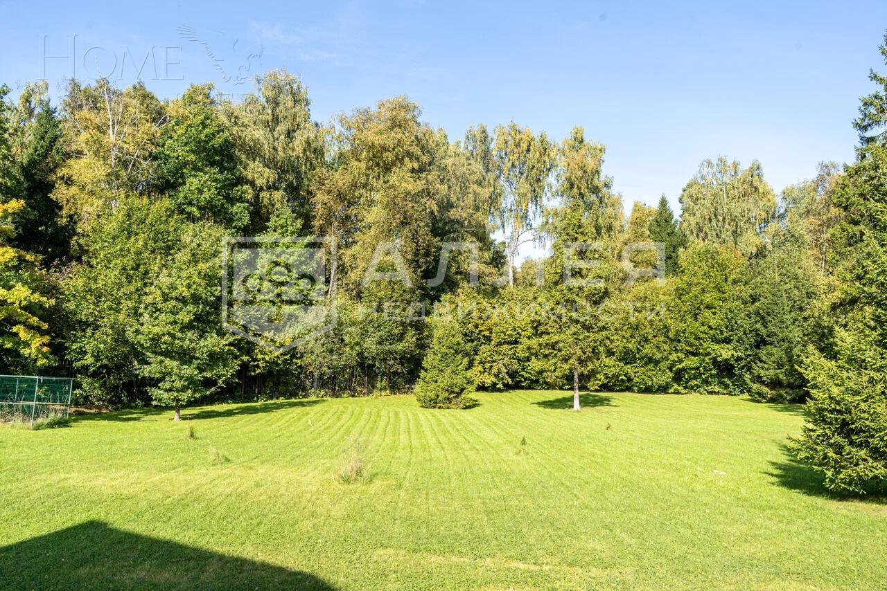2-этажный коттедж 1 300 м² с отделкой