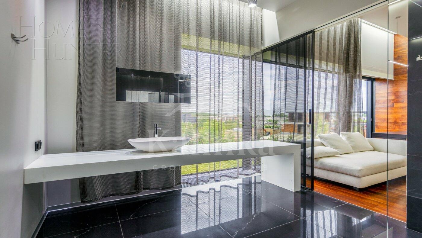 3-этажный коттедж 2 300 м² с отделкой