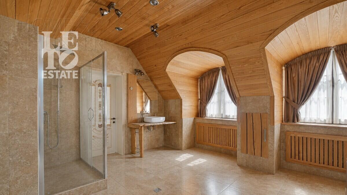 1-этажный коттедж 580 м² с отделкой