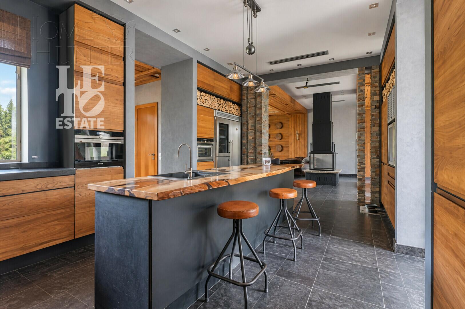 1-этажный коттедж 700 м² с отделкой