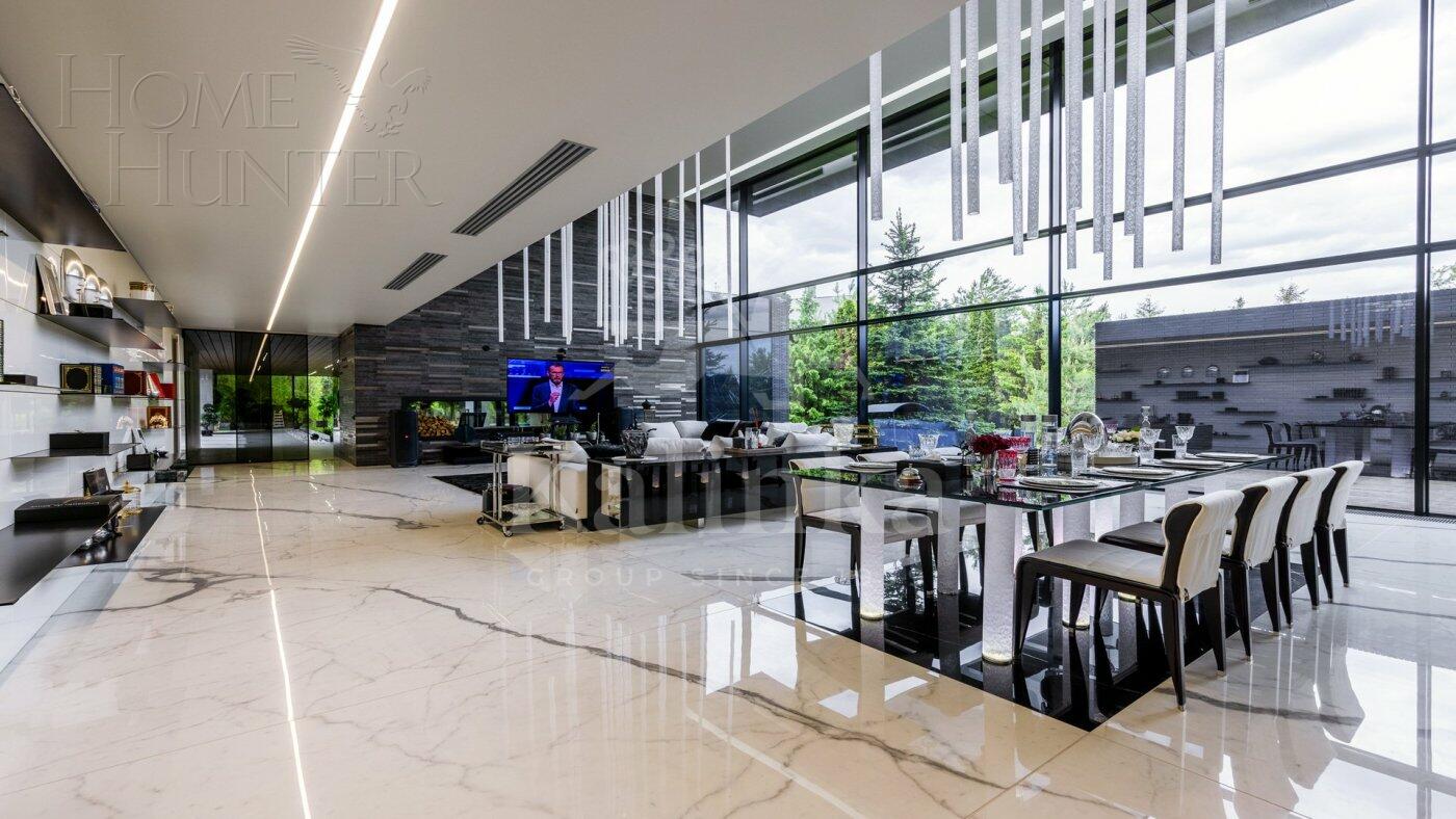 3-этажный коттедж 2 300 м² с отделкой